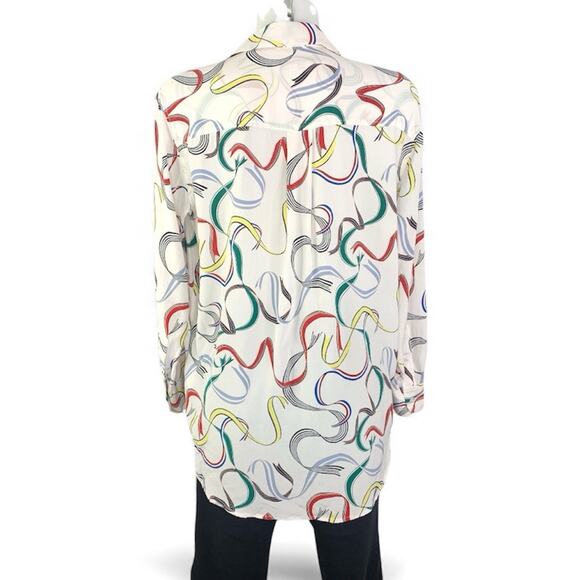 Equipment Femme Silk Ribbon Print Blouse Size Medium Top Button Up Hi Low - Picture 6 of 6
